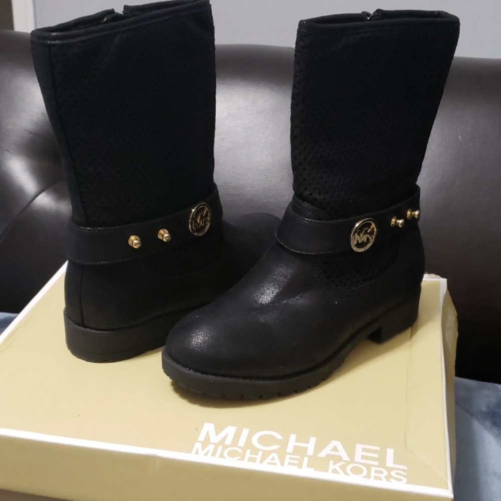 Girls MK boots size 1
